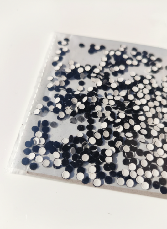 Midnight Dot" Statement Bindis