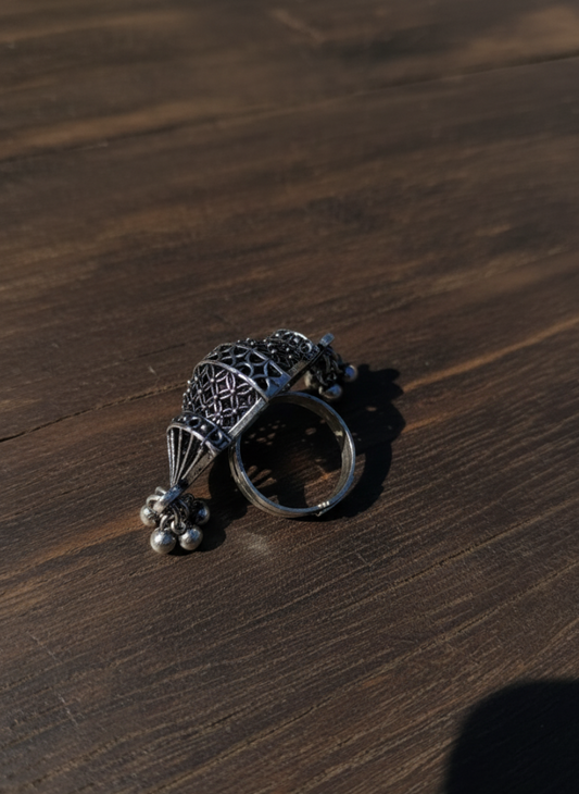 The Queen's Oxidized Lantern Ring