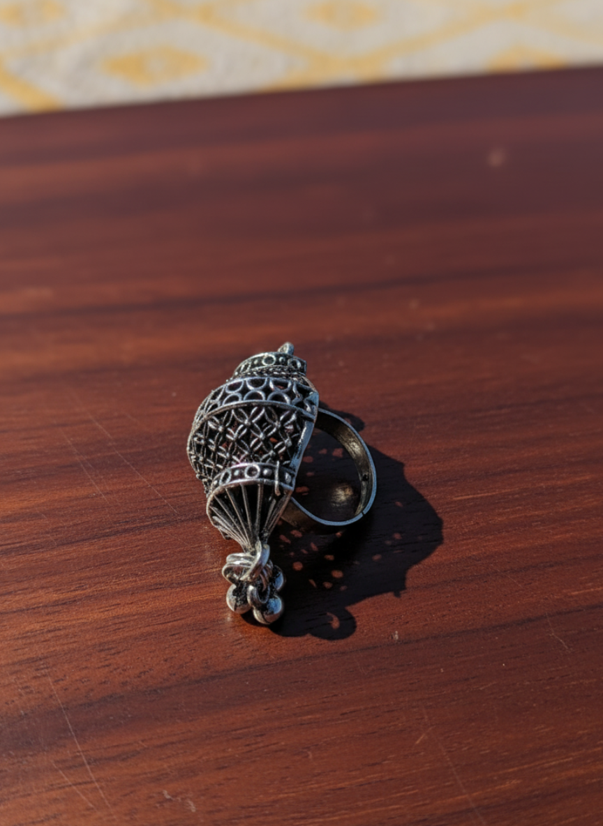 The Queen's Oxidized Lantern Ring